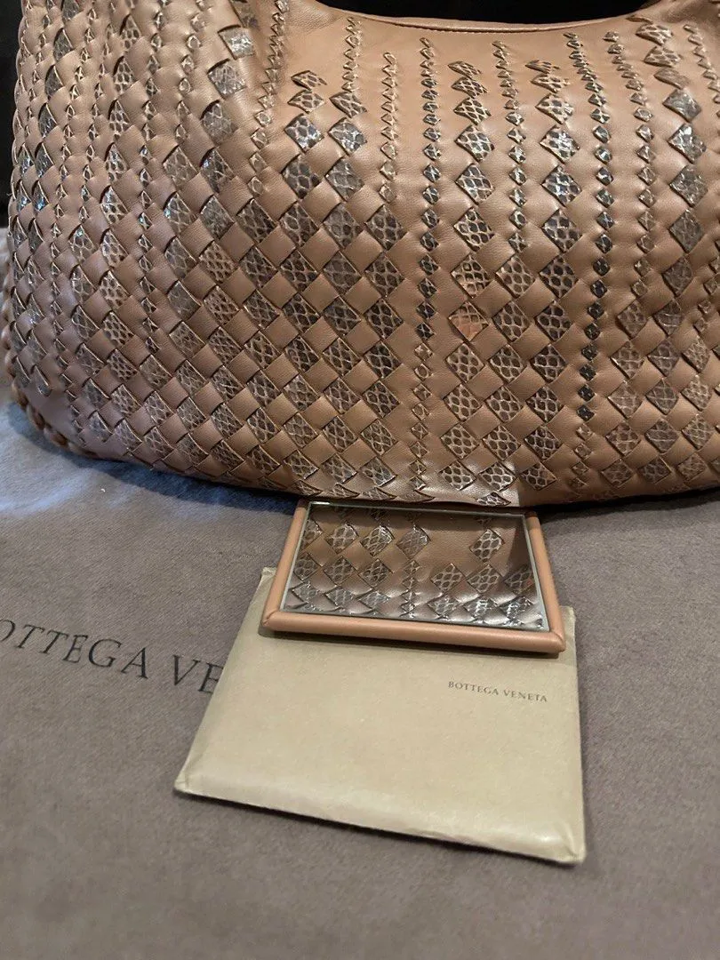 <B>BOTTEGA VENETA</B> <BR>Intrecciato Ayers Hobo Bag