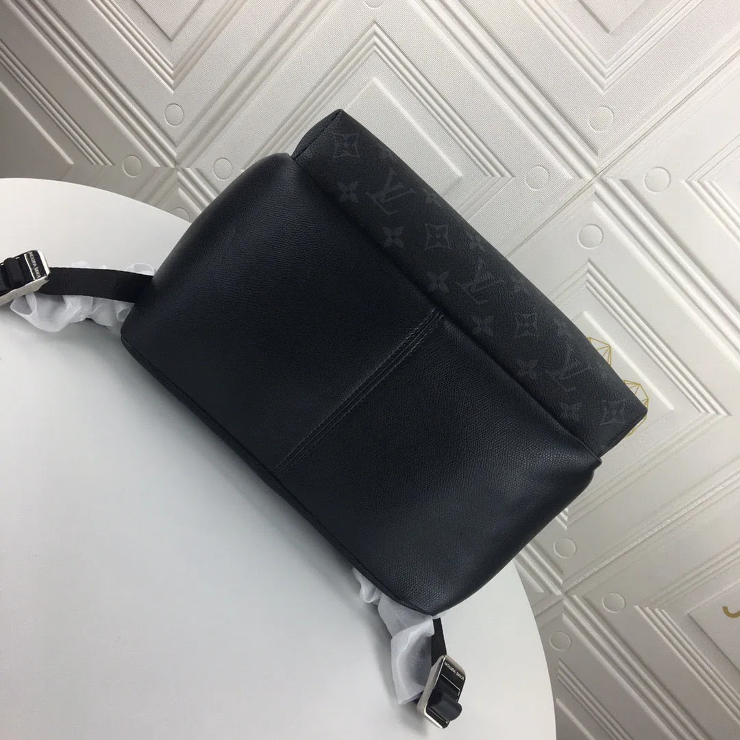 LV Discovery Backpack PM in Taiga & Monogram