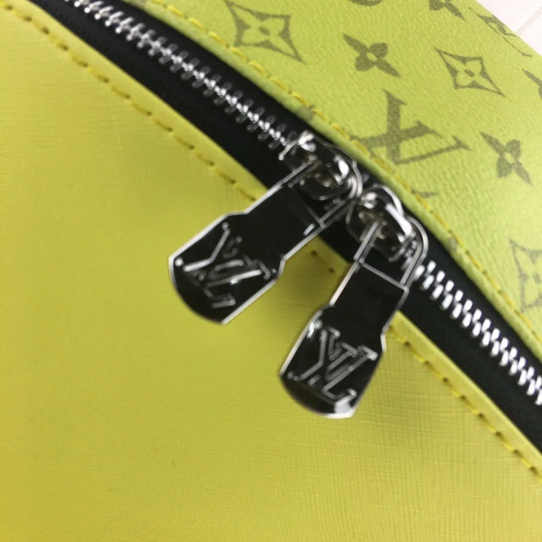LV Discovery Backpack PM in Taiga & Monogram