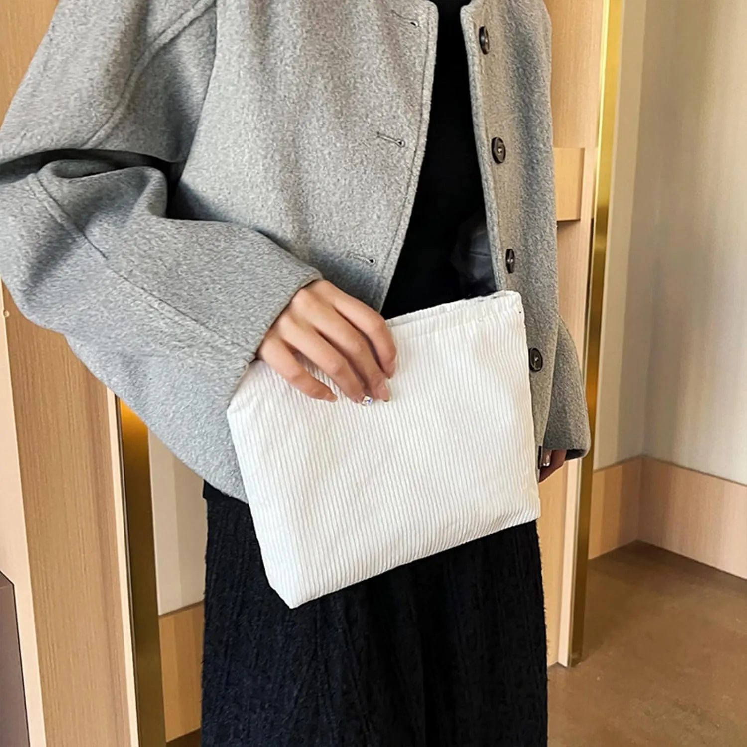 Small Makeup Bag for Women, Mini Makeup Pouch for Purse Large Corduroy Travel Cosmetic Bag Cute Toiletry Bag Travel Accessories Preppy Makeup Brushes Aesthetic Accessories Storage Bag